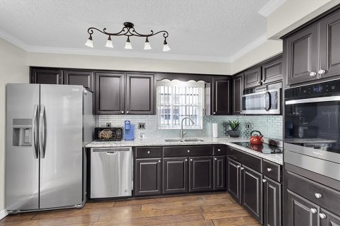 Condo in New Port Richey, Florida, 2 bedrooms  № 1681620 - photo 2