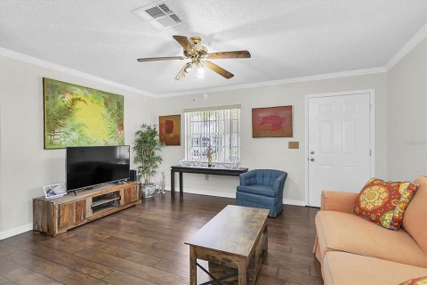 Condo in New Port Richey, Florida, 2 bedrooms  № 1681620 - photo 6