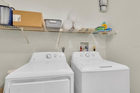 Condo in New Port Richey, Florida, 2 bedrooms  № 1681620 - photo 19