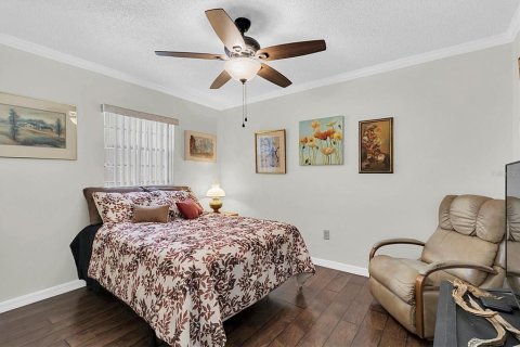 Condo in New Port Richey, Florida, 2 bedrooms  № 1681620 - photo 17