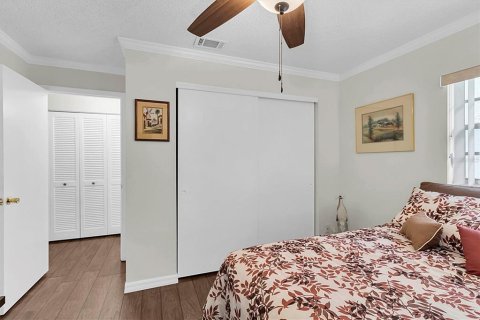 Condo in New Port Richey, Florida, 2 bedrooms  № 1681620 - photo 18