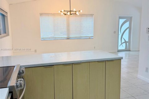 Villa ou maison à louer à Miami, Floride: 3 chambres, 129.6 m2 № 2385010 - photo 6