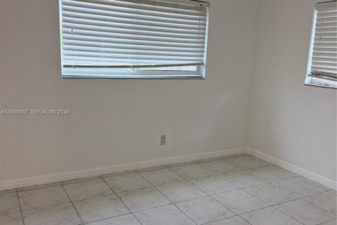 Villa ou maison à louer à Miami, Floride: 3 chambres, 129.6 m2 № 2385010 - photo 8