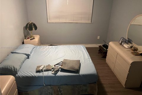 Condo in Sunrise, Florida, 1 bedroom № 1973925 - photo 9