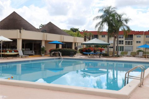 Condo in Sunrise, Florida, 1 bedroom № 1973925 - photo 20