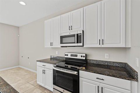 Townhouse in Riverview, Florida 3 bedrooms, 130.06 sq.m. № 2150751 - photo 30