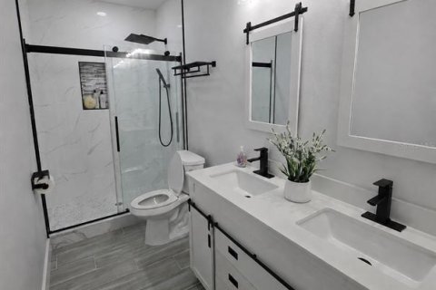 Villa ou maison à vendre à Tampa, Floride: 3 chambres, 121.61 m2 № 2437301 - photo 7