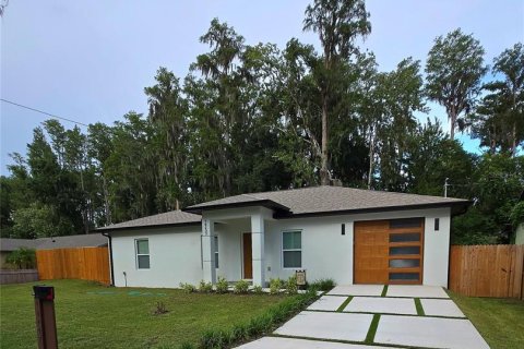 Villa ou maison à Tampa, Floride 3 chambres, 121.61 m2 № 2437301