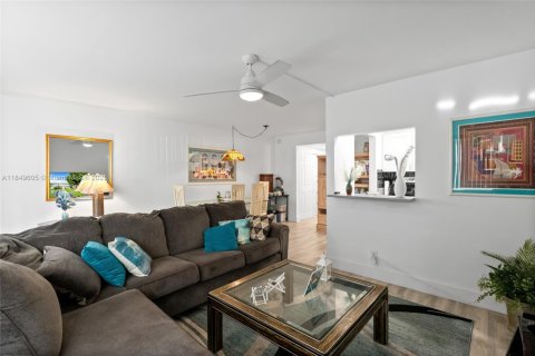 Condominio en venta en Deerfield Beach, Florida, 1 dormitorio, 65.03 m2 № 1962296 - foto 4