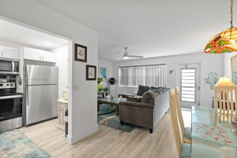 Condominio en venta en Deerfield Beach, Florida, 1 dormitorio, 65.03 m2 № 1962296 - foto 6