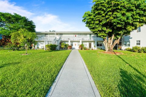 Condominio en venta en Deerfield Beach, Florida, 1 dormitorio, 65.03 m2 № 1962296 - foto 25