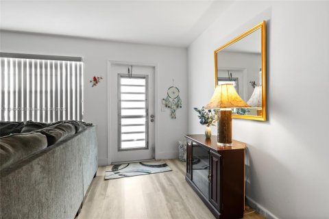 Condominio en venta en Deerfield Beach, Florida, 1 dormitorio, 65.03 m2 № 1962296 - foto 7