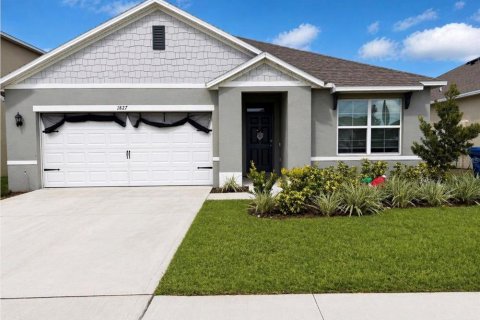 House in Haines City, Florida 3 bedrooms, 160.26 sq.m. № 2112364