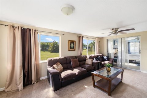 Villa ou maison à vendre à Port Charlotte, Floride: 2 chambres, 125.88 m2 № 1620427 - photo 5