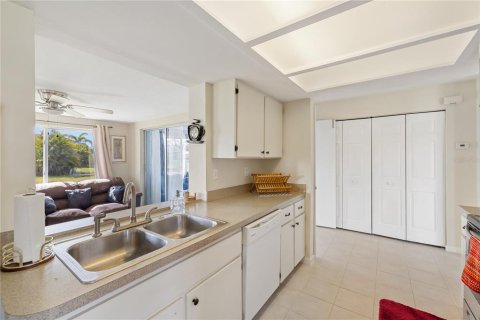 Villa ou maison à vendre à Port Charlotte, Floride: 2 chambres, 125.88 m2 № 1620427 - photo 12
