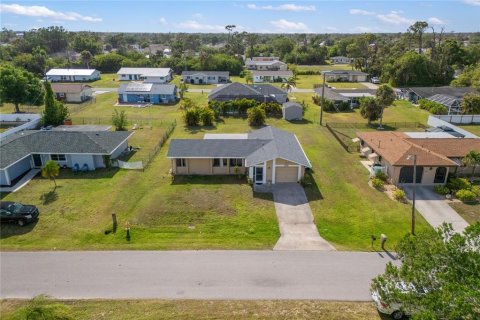 Villa ou maison à vendre à Port Charlotte, Floride: 2 chambres, 125.88 m2 № 1620427 - photo 2