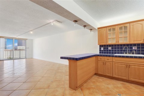 Condominio en venta en Miami Beach, Florida, 1 dormitorio, 84.08 m2 № 1661161 - foto 7