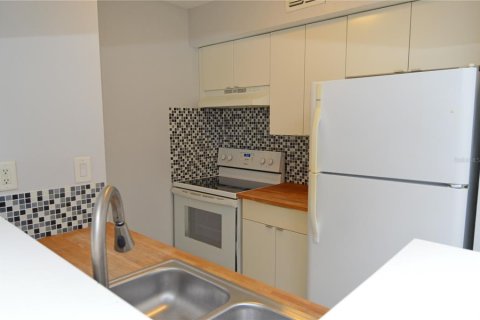 Copropriété à louer à Tampa, Floride: 2 chambres, 93.55 m2 № 2115438 - photo 4