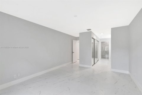 House in Boca Raton, Florida 2 bedrooms, 102.19 sq.m. № 1726345 - photo 19