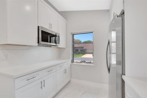 House in Boca Raton, Florida 2 bedrooms, 102.19 sq.m. № 1726345 - photo 6