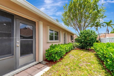 House in Boca Raton, Florida 2 bedrooms, 102.19 sq.m. № 1726345 - photo 26