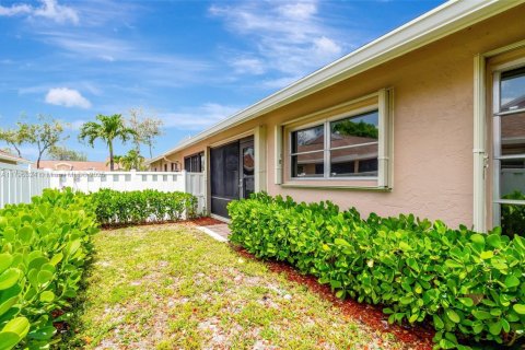 House in Boca Raton, Florida 2 bedrooms, 102.19 sq.m. № 1726345 - photo 25