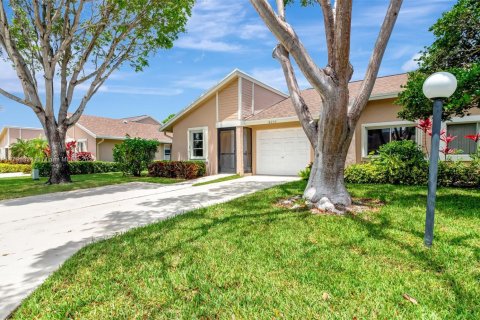 House in Boca Raton, Florida 2 bedrooms, 102.19 sq.m. № 1726345 - photo 4
