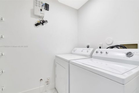 House in Boca Raton, Florida 2 bedrooms, 102.19 sq.m. № 1726345 - photo 23