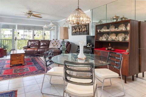 Townhouse in Seminole, Florida 3 bedrooms, 162.49 sq.m. № 1734746 - photo 30