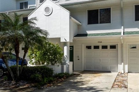 Townhouse in Seminole, Florida 3 bedrooms, 162.49 sq.m. № 1734746 - photo 1