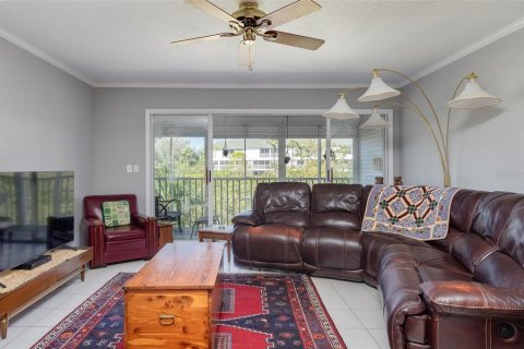 Townhouse in Seminole, Florida 3 bedrooms, 162.49 sq.m. № 1734746 - photo 2