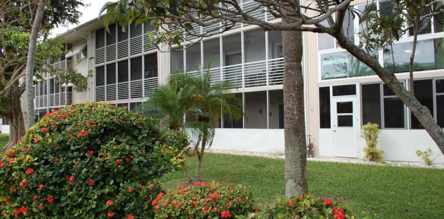 Condominio en Lake Worth, Florida, 2 dormitorios № 959582
