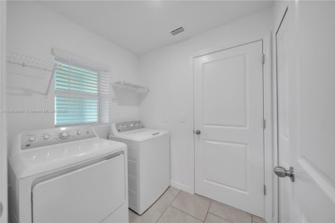 Villa ou maison à louer à Fort Myers, Floride: 3 chambres, 134.52 m2 № 1891188 - photo 25