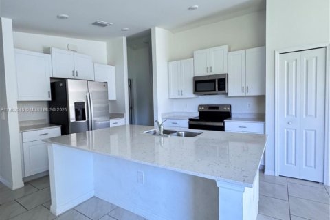 Villa ou maison à louer à Fort Myers, Floride: 3 chambres, 134.52 m2 № 1891188 - photo 5