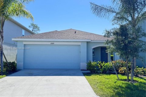 Villa ou maison à louer à Fort Myers, Floride: 3 chambres, 134.52 m2 № 1891188 - photo 2