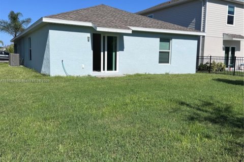 Villa ou maison à louer à Fort Myers, Floride: 3 chambres, 134.52 m2 № 1891188 - photo 13