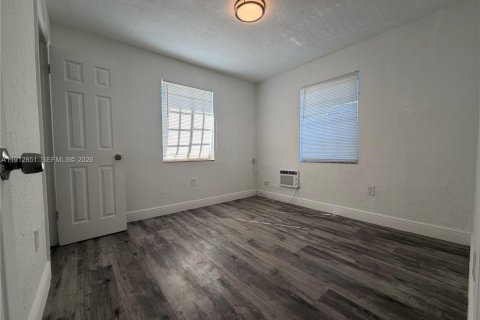 Villa ou maison à louer à West Park, Floride: 2 chambres, 403.2 m2 № 1970903 - photo 17