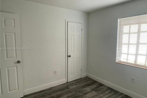 Villa ou maison à louer à West Park, Floride: 2 chambres, 403.2 m2 № 1970903 - photo 15