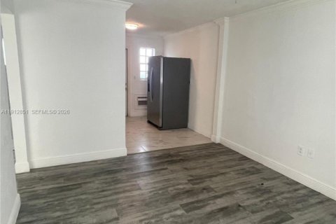 Villa ou maison à louer à West Park, Floride: 2 chambres, 403.2 m2 № 1970903 - photo 14