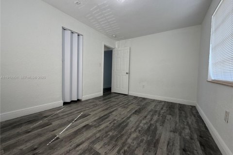 Villa ou maison à louer à West Park, Floride: 2 chambres, 403.2 m2 № 1970903 - photo 20