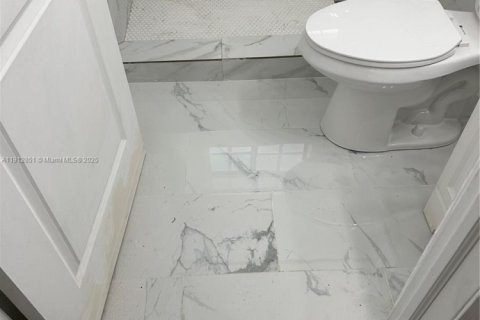 House in West Park, Florida 2 bedrooms, 403.2 sq.m. № 1970903 - photo 9