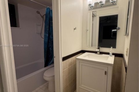 Снять в аренду кондоминиум в Майами, Флорида 2 спальни, 105.91м2, № 1949909 - фото 13