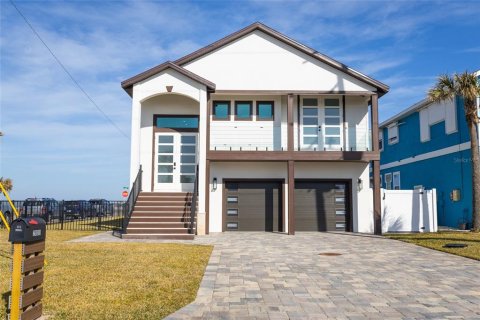 House in Flagler Beach, Florida 3 bedrooms, 186.92 sq.m. № 1540695 - photo 1