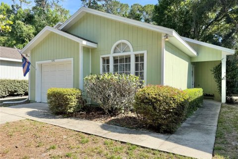 House in Gainesville, Florida 2 bedrooms, 104.14 sq.m. № 2143052