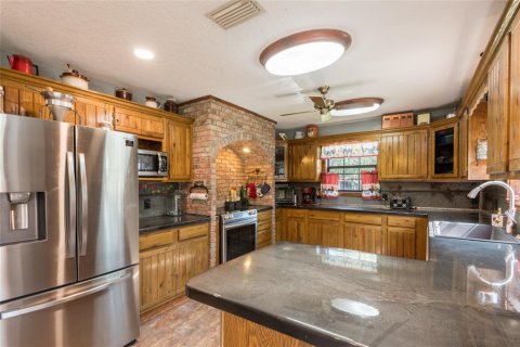 House in Land O' Lakes, Florida 3 bedrooms, 209.22 sq.m. № 709009 - photo 6