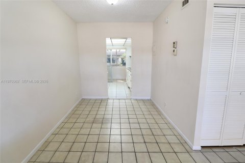 Condominio en venta en Margate, Florida, 1 dormitorio, 62.24 m2 № 2031075 - foto 6
