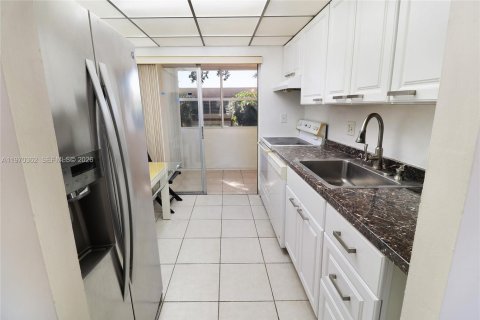 Condominio en venta en Margate, Florida, 1 dormitorio, 62.24 m2 № 2031075 - foto 8