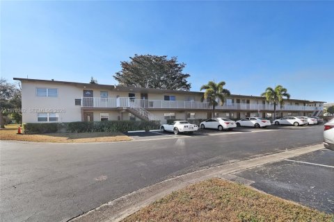 Condominio en Margate, Florida, 1 dormitorio № 2031075
