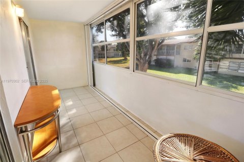 Condominio en venta en Margate, Florida, 1 dormitorio, 62.24 m2 № 2031075 - foto 16