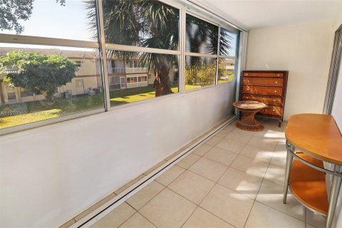Condominio en venta en Margate, Florida, 1 dormitorio, 62.24 m2 № 2031075 - foto 17